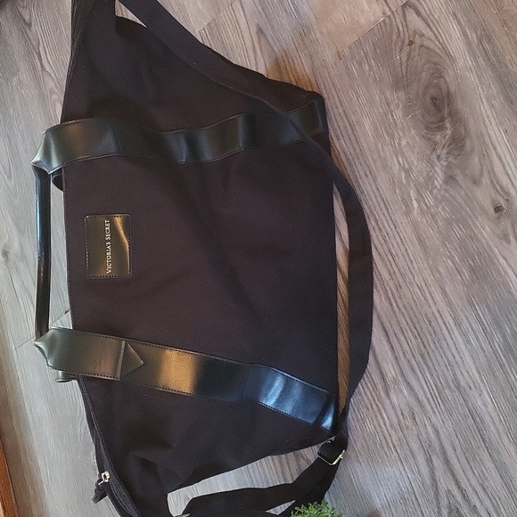 Victoria Secret l duffle l large l handy l travel l black cloth bag l carry on - Picture 2 of 7